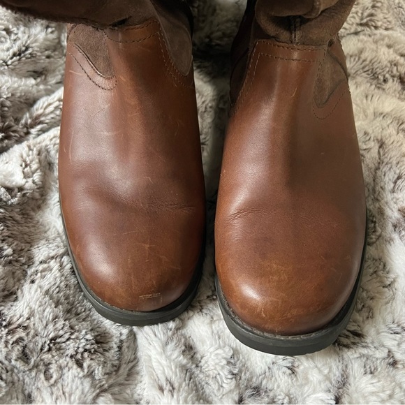 UGG Leather Boot Buckle Brown - Picture 6 of 6